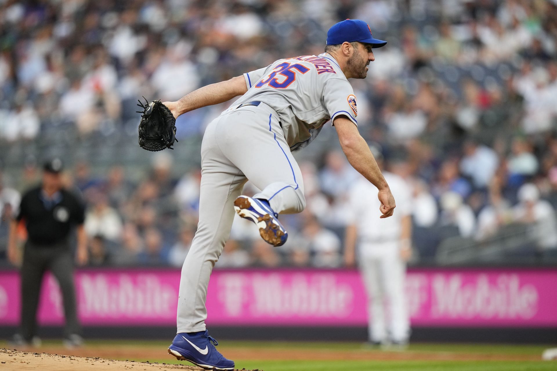 Verlander’s history with the Yankees saw him maintain a 0.75 ERA in two subway series with the Mets.